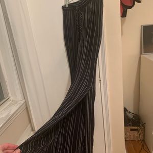 Flowy striped Zara pants with a side slit size large